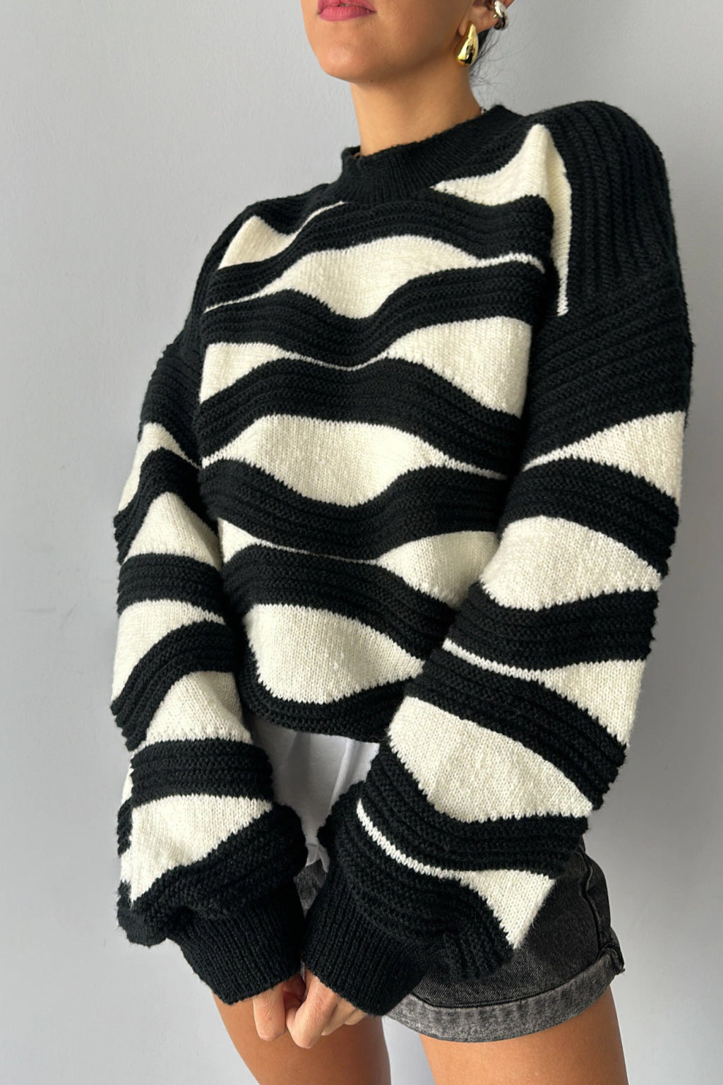 PrincessAce Black and White Striped Loose Knit Sweater