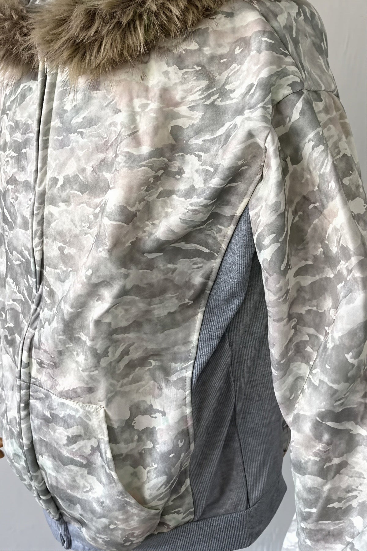 Camo Faux Fur Trim Fitted Zip Hoodie 3