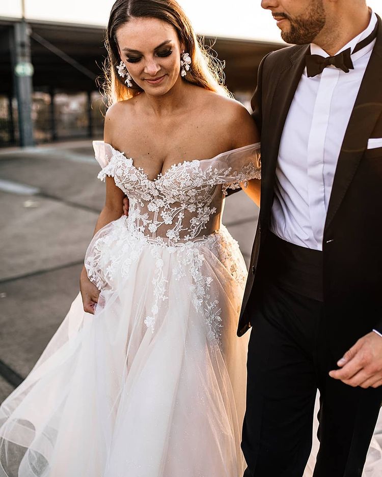 Champagne Off-the-Shoulder Beach Wedding Dress Tulle With Appliques - Fashionpara