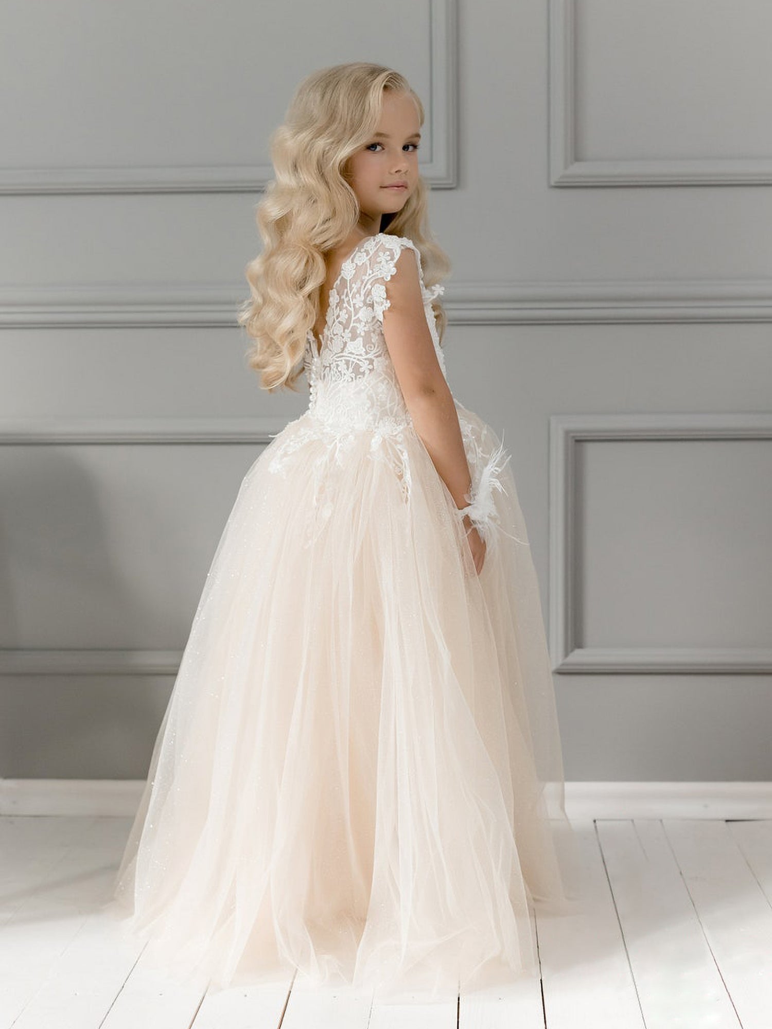 Champagne Shinning Sleeveless Ball Gown Flower Girls Dress With Lace - Fashionpara