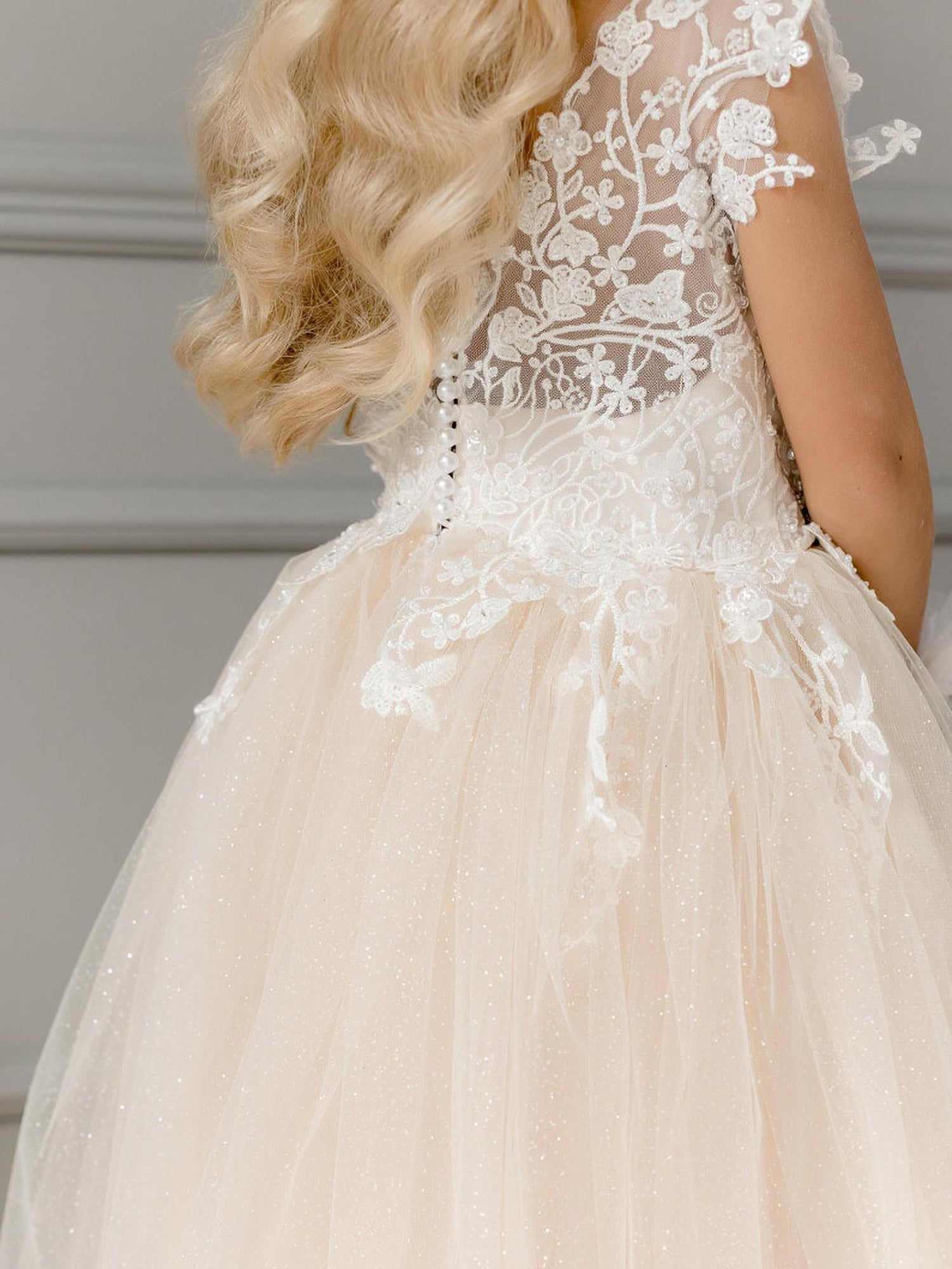 Champagne Shinning Sleeveless Ball Gown Flower Girls Dress With Lace - Fashionpara