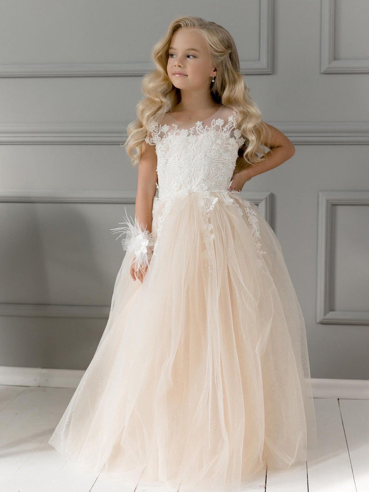 Champagne Shinning Sleeveless Ball Gown Flower Girls Dress With Lace - Fashionpara
