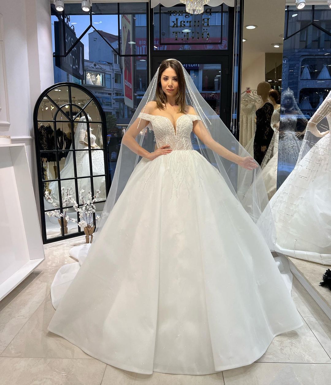 Charming Floor-Length Sweetheart Off-The-Shoulder A-Line Lace Wedding Dress with Sequins - Fashionpara