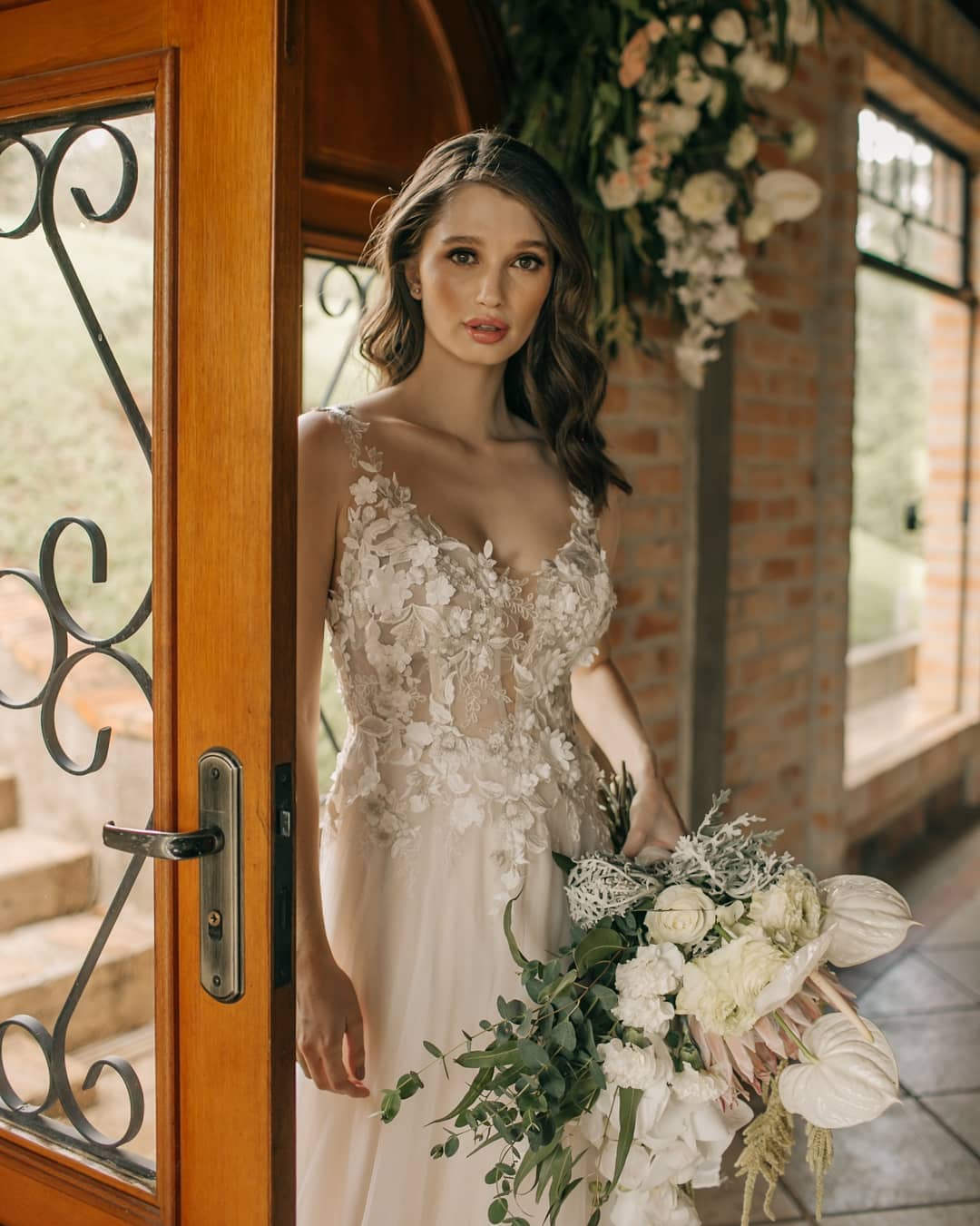 Chic A-Line Sleeveless Backless Wedding Dress with Floral Lace Accents - Fashionpara