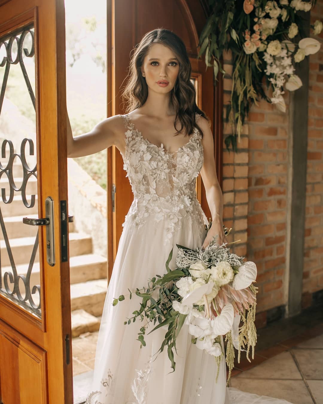 Chic A-Line Sleeveless Backless Wedding Dress with Floral Lace Accents - Fashionpara