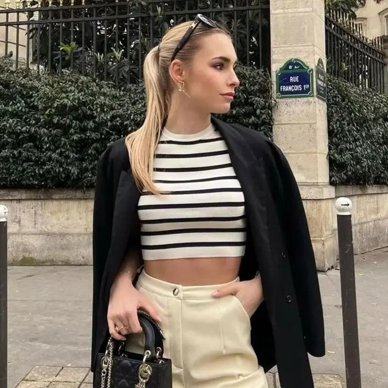 Classy Stripe Print Crew Neck Short Sleeve Knitted Crop Top - Black  Fashionpara