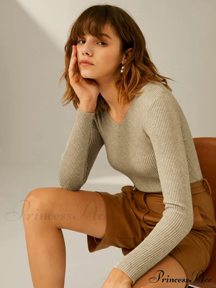 Clouds Ribbed Graceful Pullover Sweater