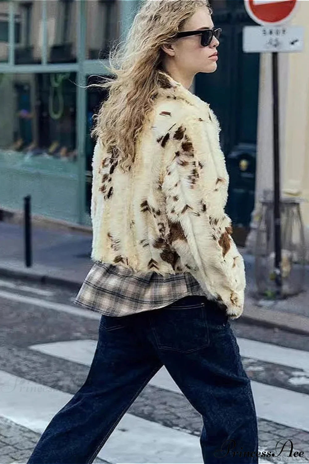 Collared Printed Faux Fur Short Coat for Chic Winter Style