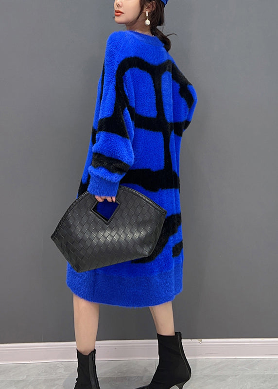 Abstract Stripe Deep V-Neck Long Sleeve Oversized Knit Mini Dress - View 4