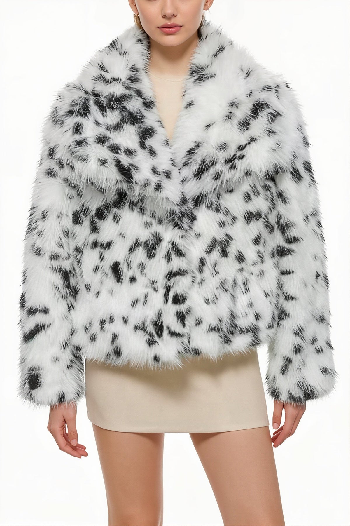 Spotted Wide Collar Faux Fur Coat
