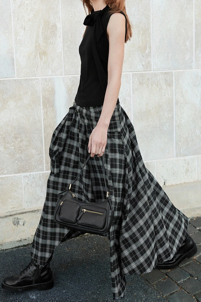 Asymmetrical Black White Plaid Slim-Fit Skirt