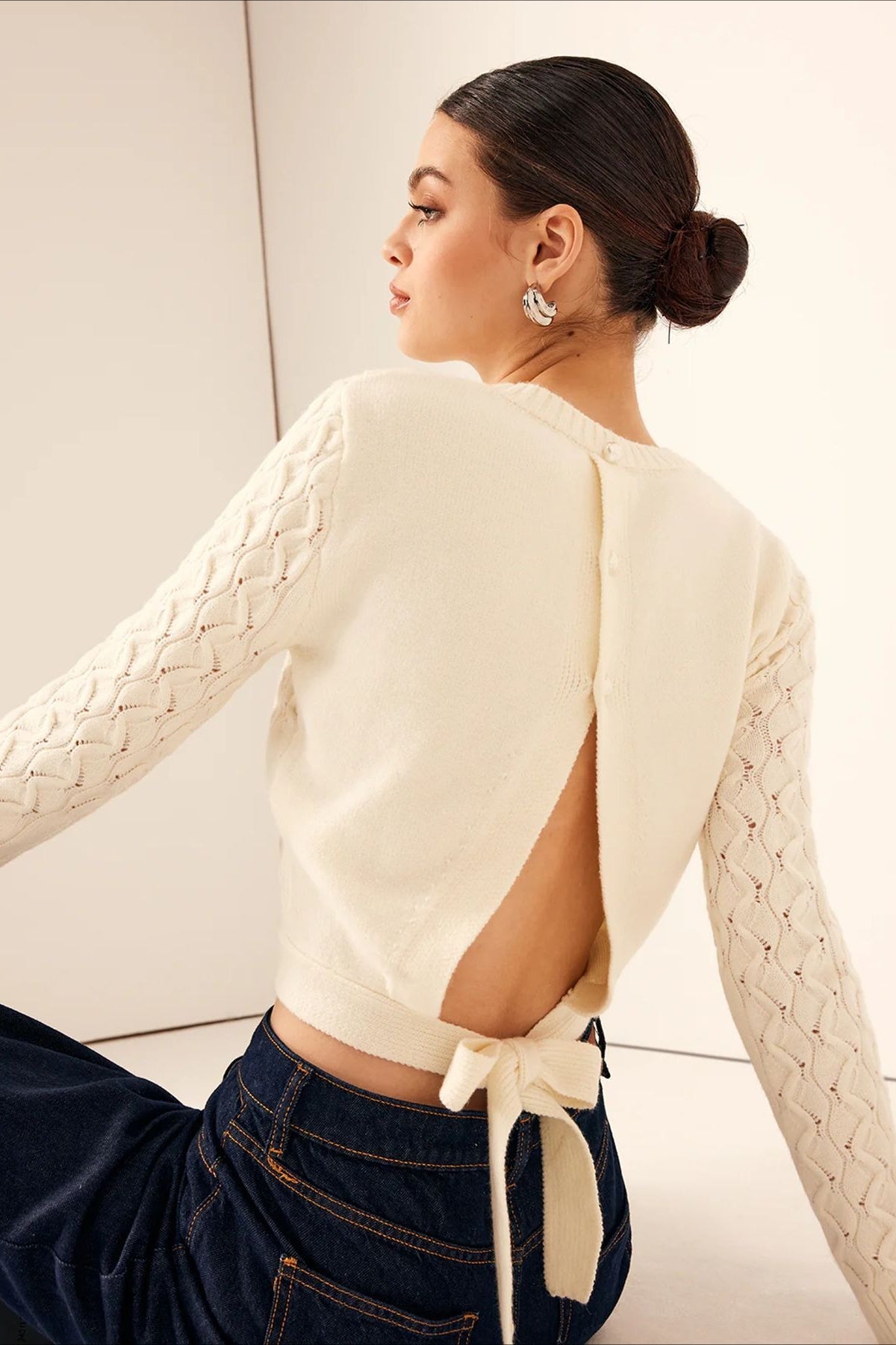 Open-Back Tie Detail Round Neck Elegant Knit Blouse