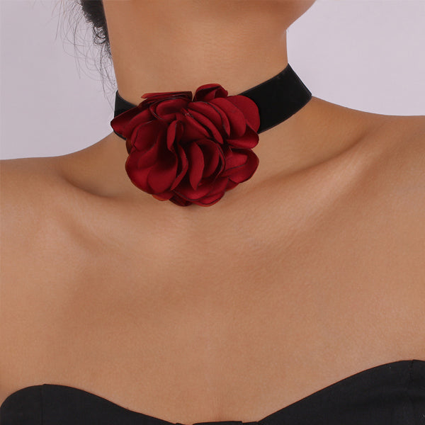Flocked Flower Necklace - Fashionpara