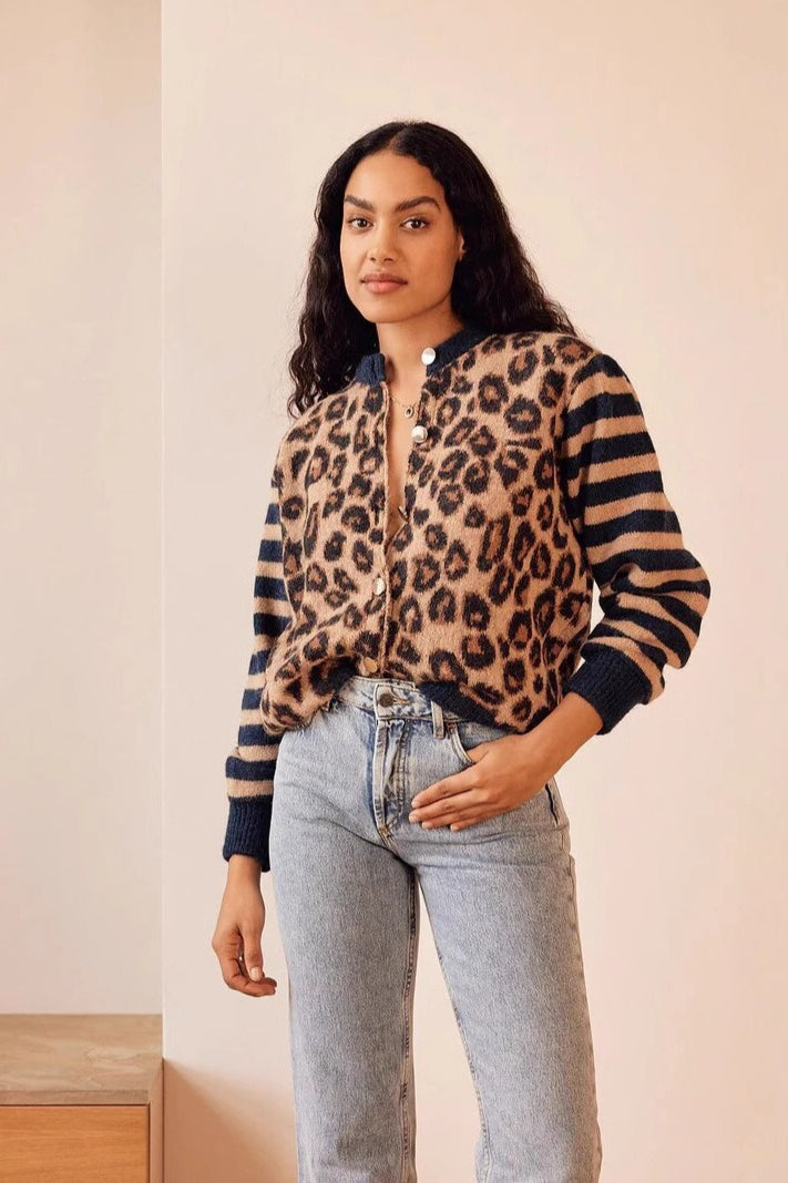 Chic Leopard Print Contrast Cardigan for Effortless Style - Fashionpara
