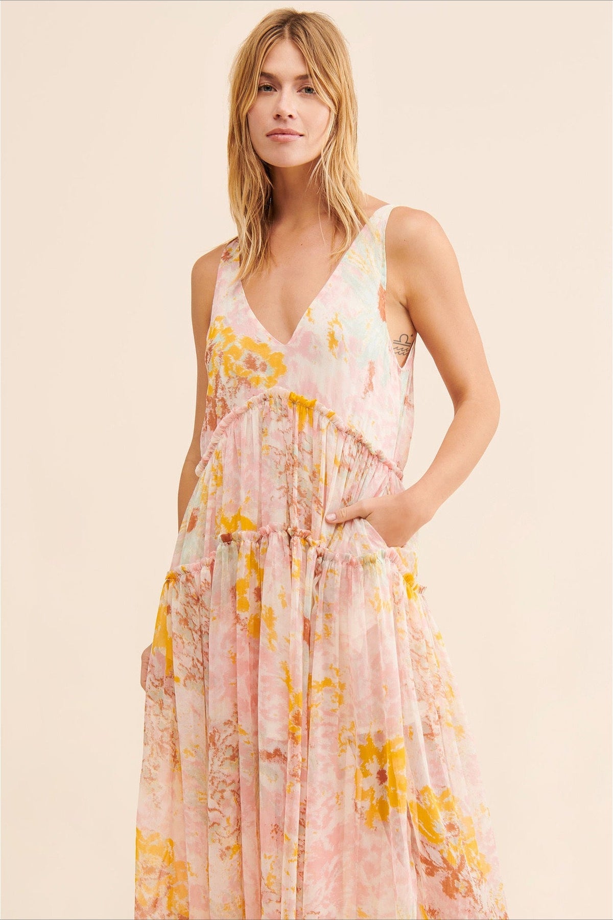 Floral Print V-Neck Tiered Chiffon Maxi Dress 4