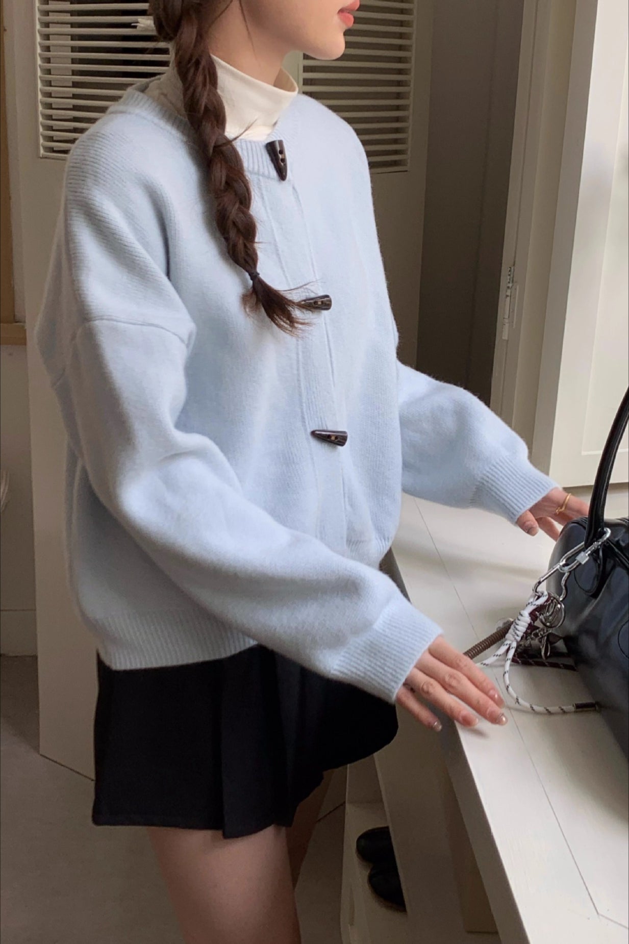 Chic Loose Knit Cardigan with Retro Toggle-Button Style