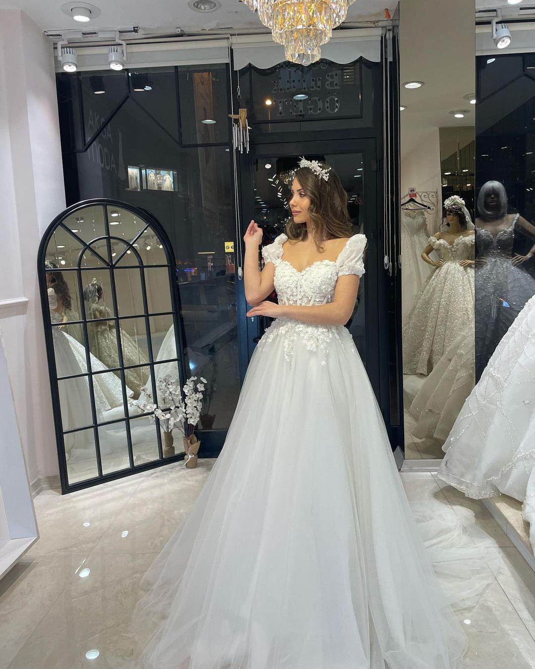 Elegant Floor-Length Sweetheart Short Sleeves A-Line Tulle Wedding Dress - Fashionpara