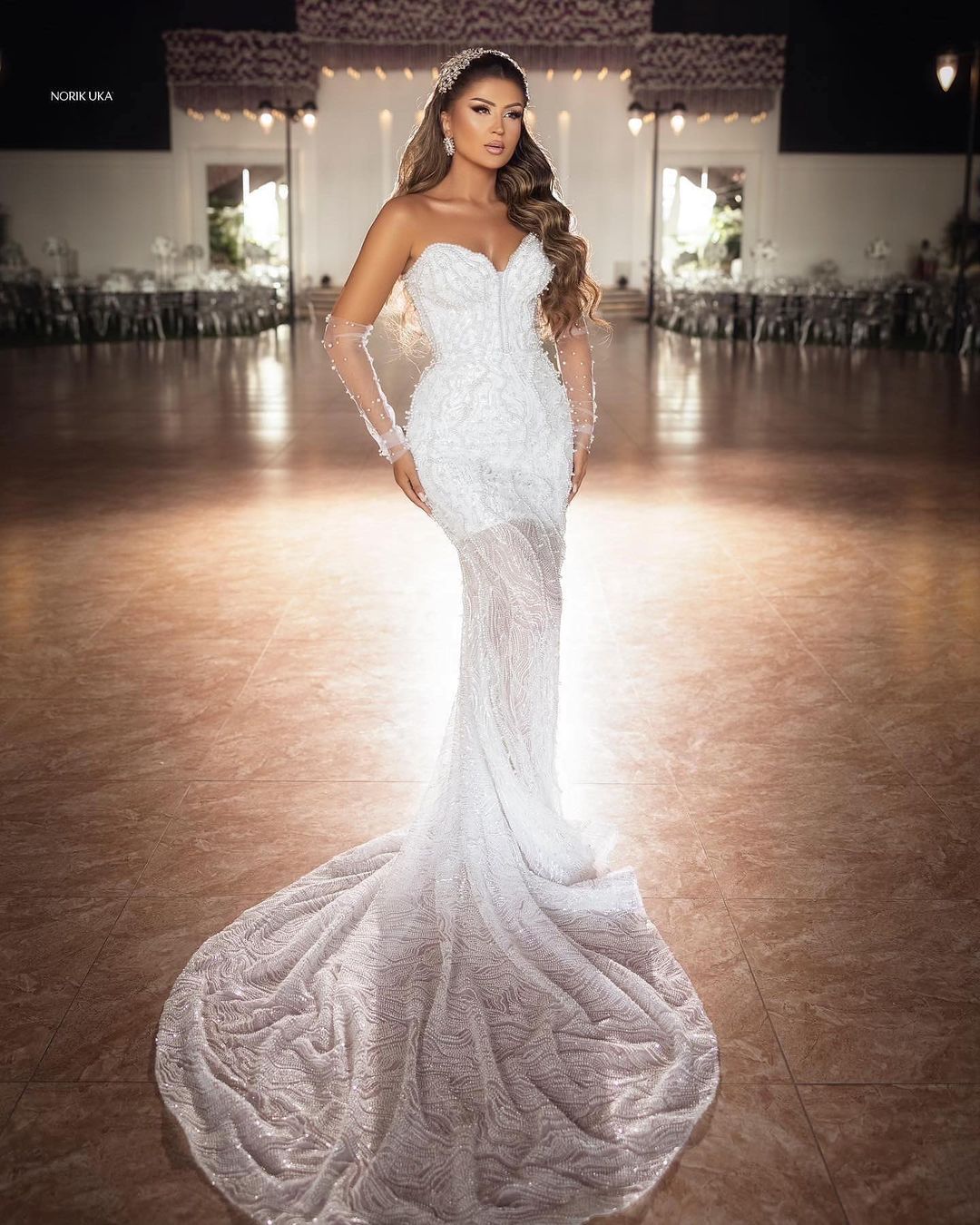 Refined Floor-Length Sweetheart Sleeveless Mermaid Lace Wedding Dress with Beaded Accents - Fashionpara