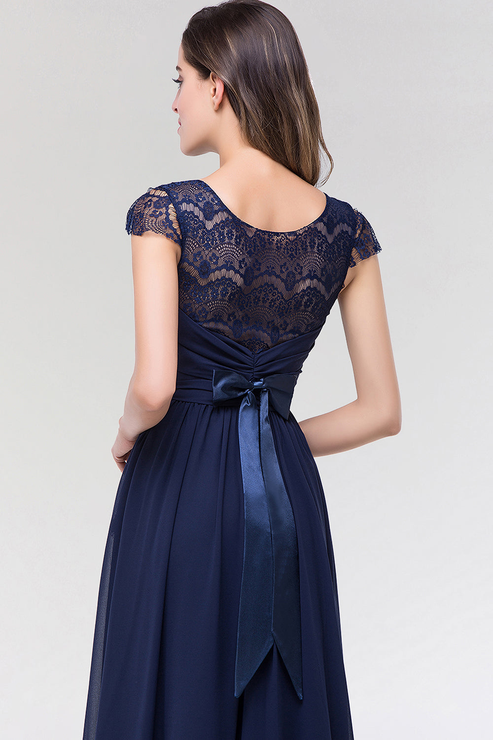 Elegant Lace Scoop Sleeveless Navy Bridesmaid Dresses with Buttons - Fashionpara