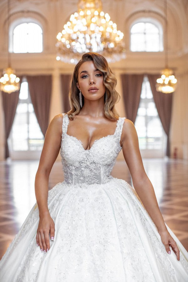 Elegant Long Princess A-Line Sleeveless Wedding Dress with Lace - Fashionpara