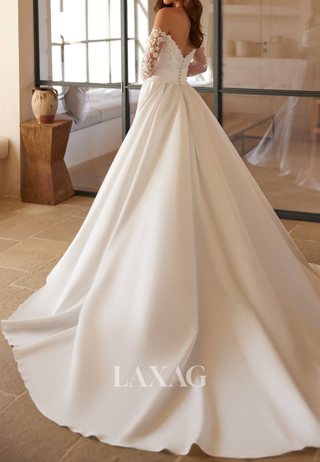 Sweetheart Applique Pleated Satin Bride Gowns Tulle-Long-Sleeves A-Line Wedding Dress