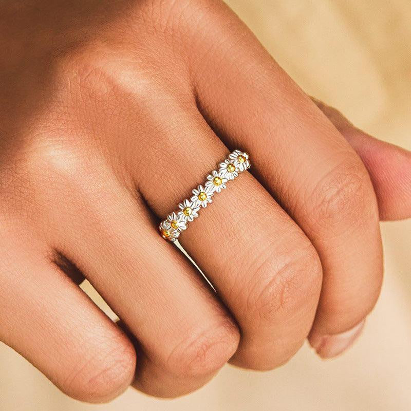 KittenAlarm - Ellie Flower Ring