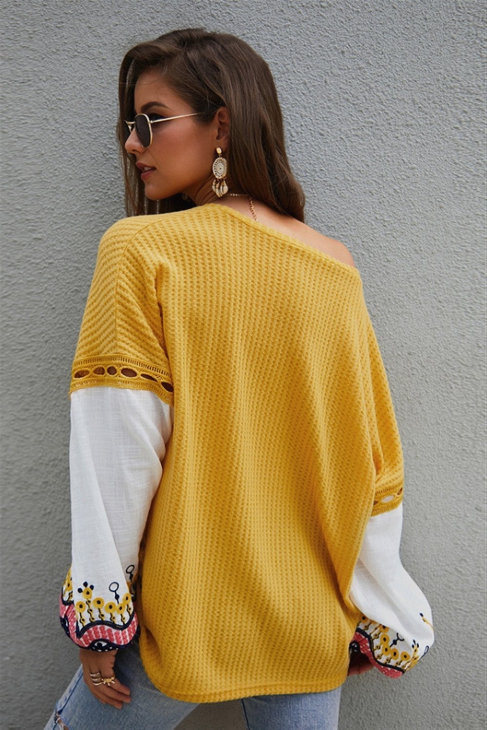 RadyRin Embroidery Lantern Sleeve Sweater for Effortless Style