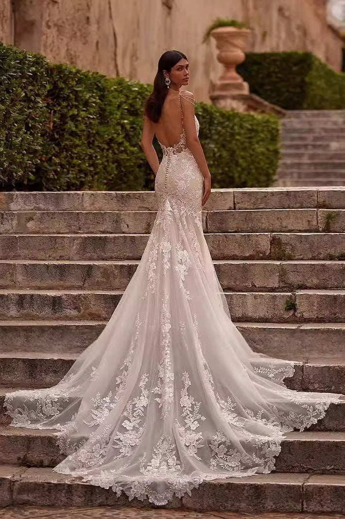 Floral Lace V-Neck Mermaid Wedding Gown 2