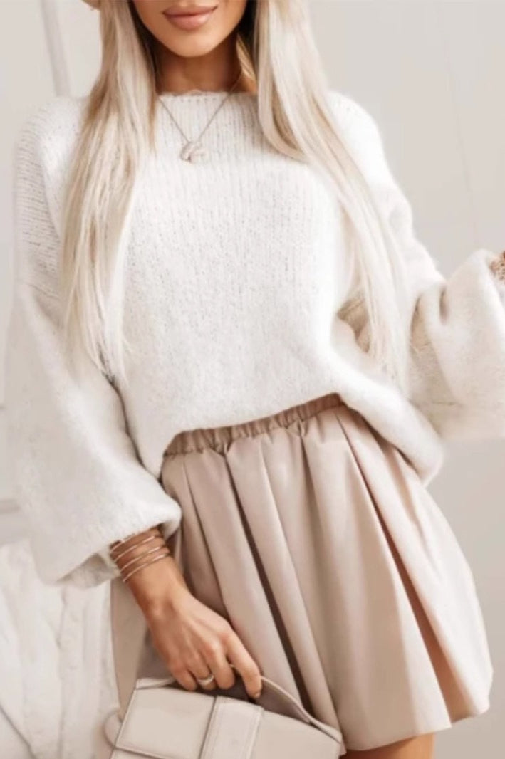 Backless Loose Knit Sweater with Bow-Tie Detail in Cream