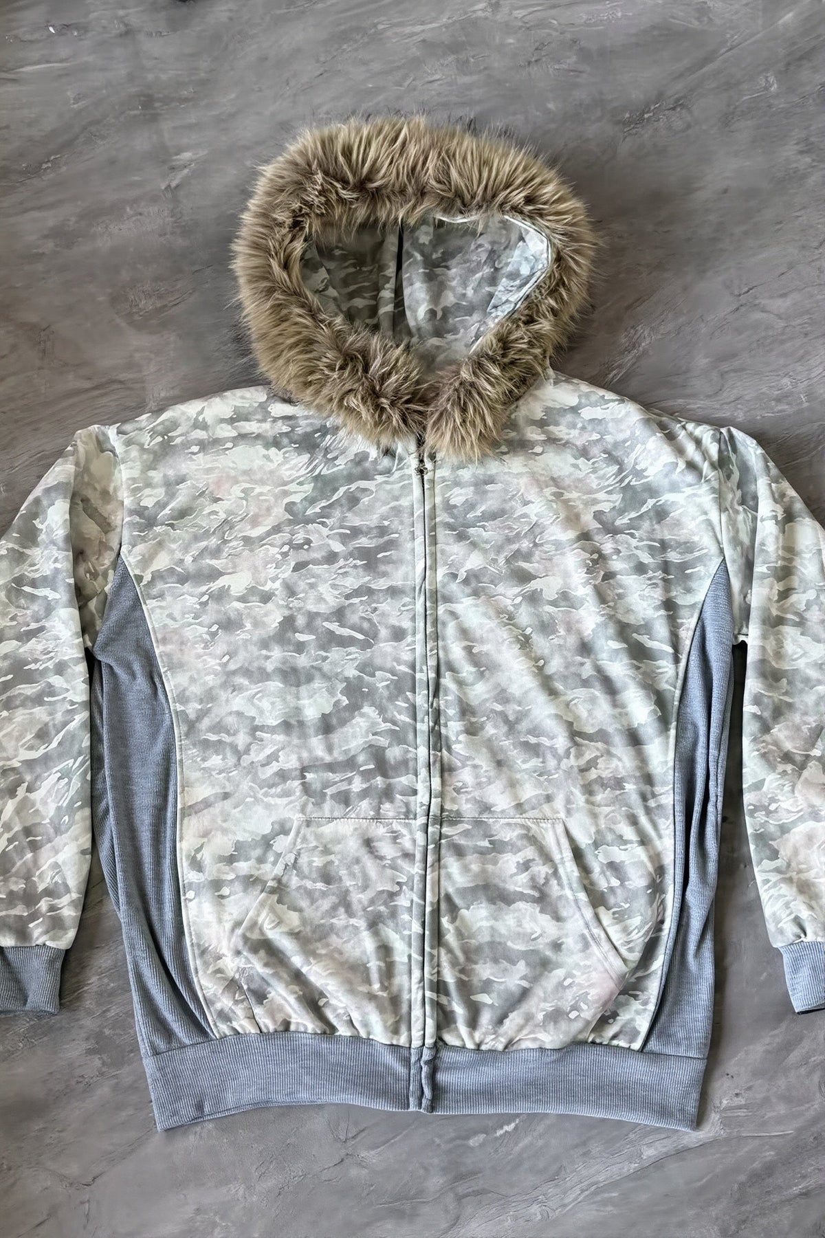 Camo Faux Fur Trim Fitted Zip Hoodie 2