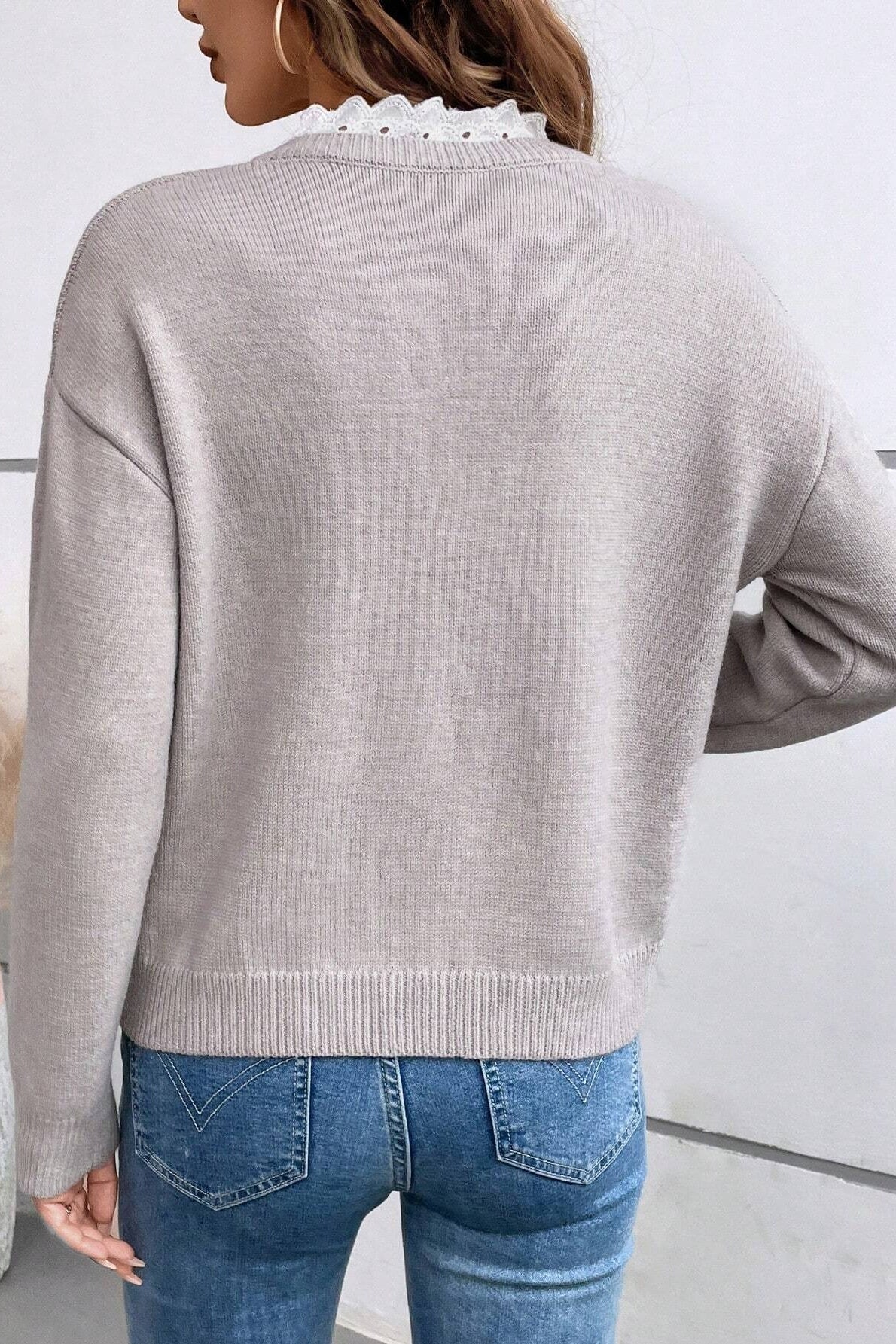 Scalloped Lace V Neck Pullover Knit Sweater