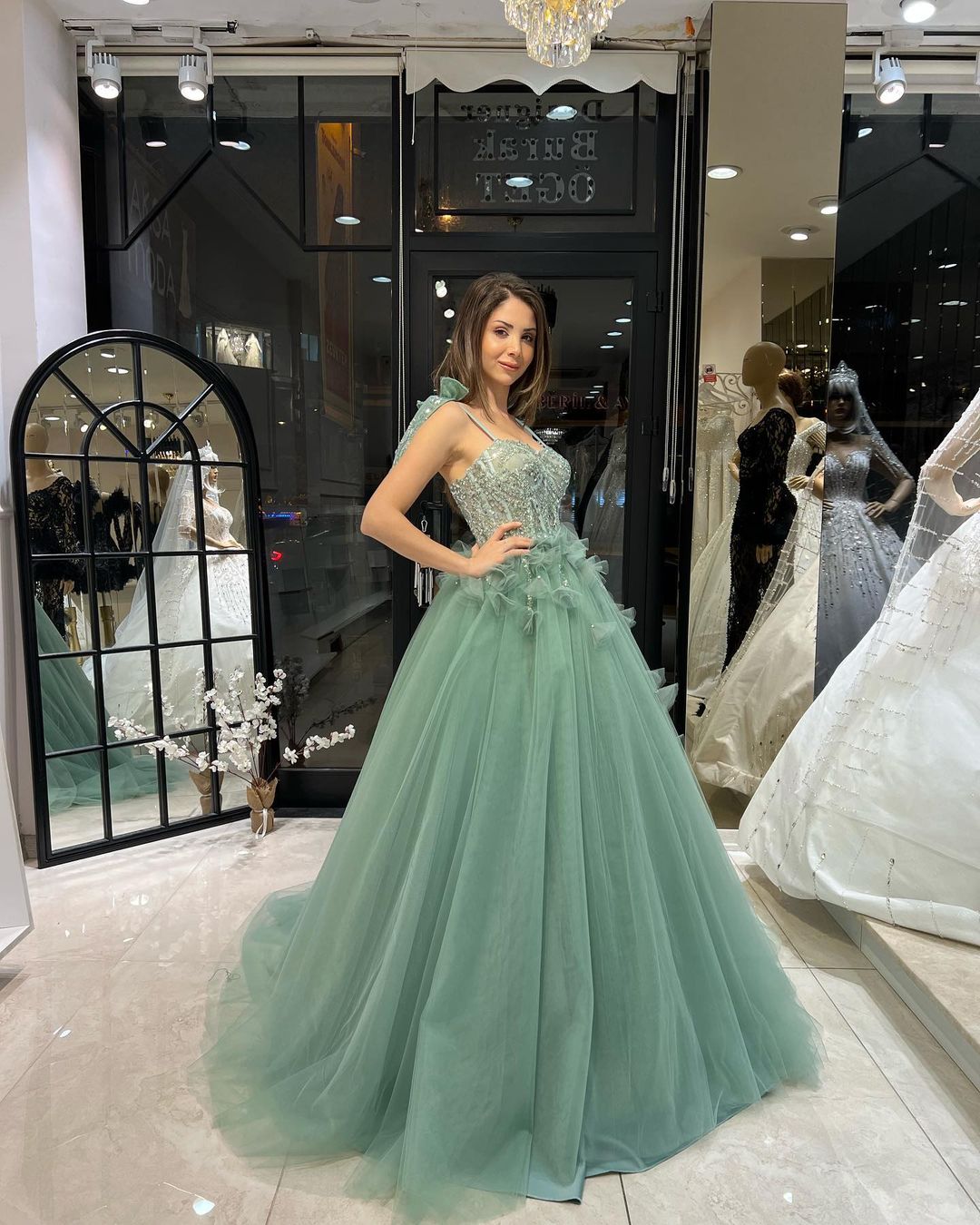 Fabulous Floor-Length Sweetheart Sleeveless A-Line Tulle Wedding Dress with Sequins - Fashionpara