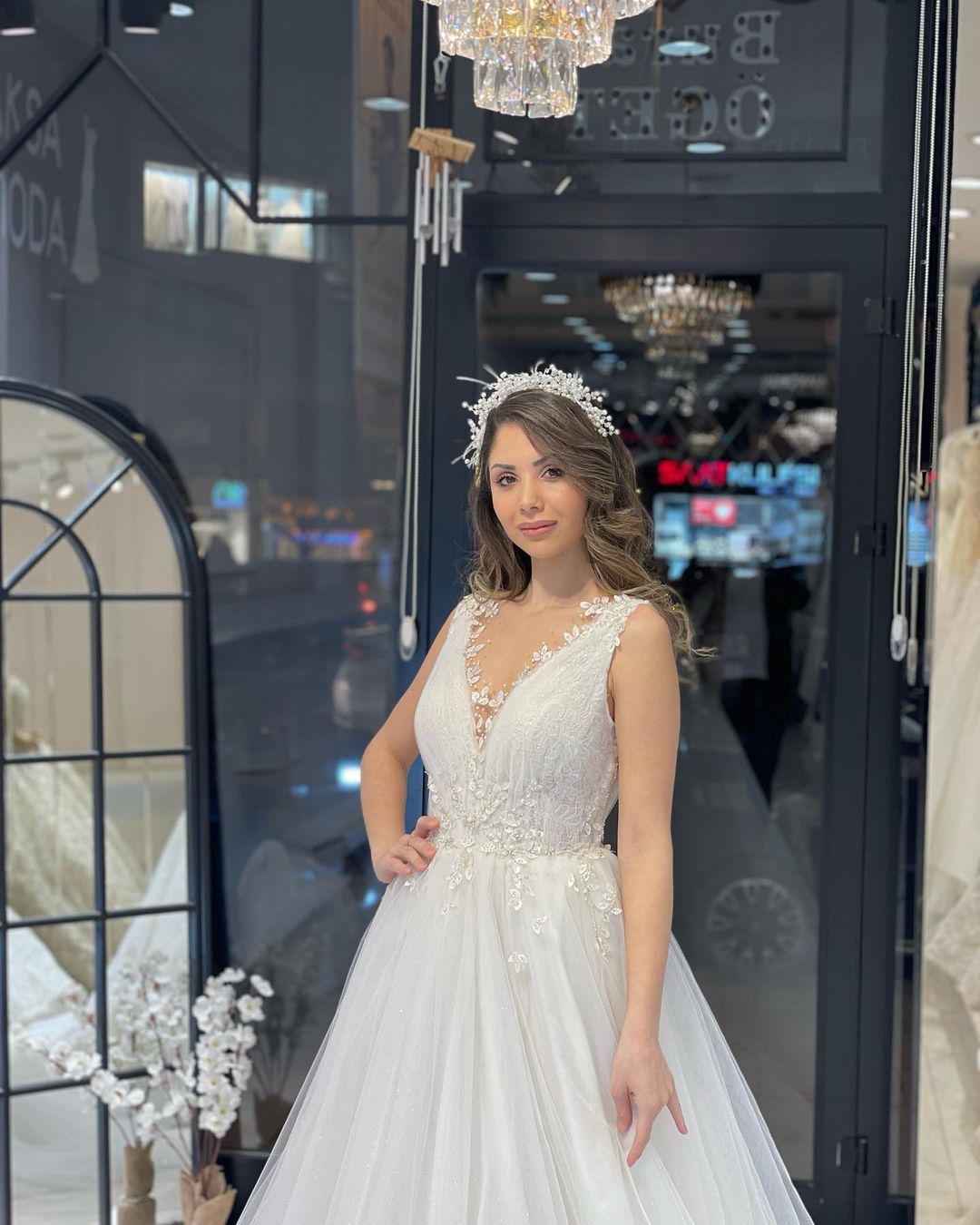 Fabulous Floor-Length V-Neck Sleeveless A-Line Tulle Wedding Dress - Fashionpara