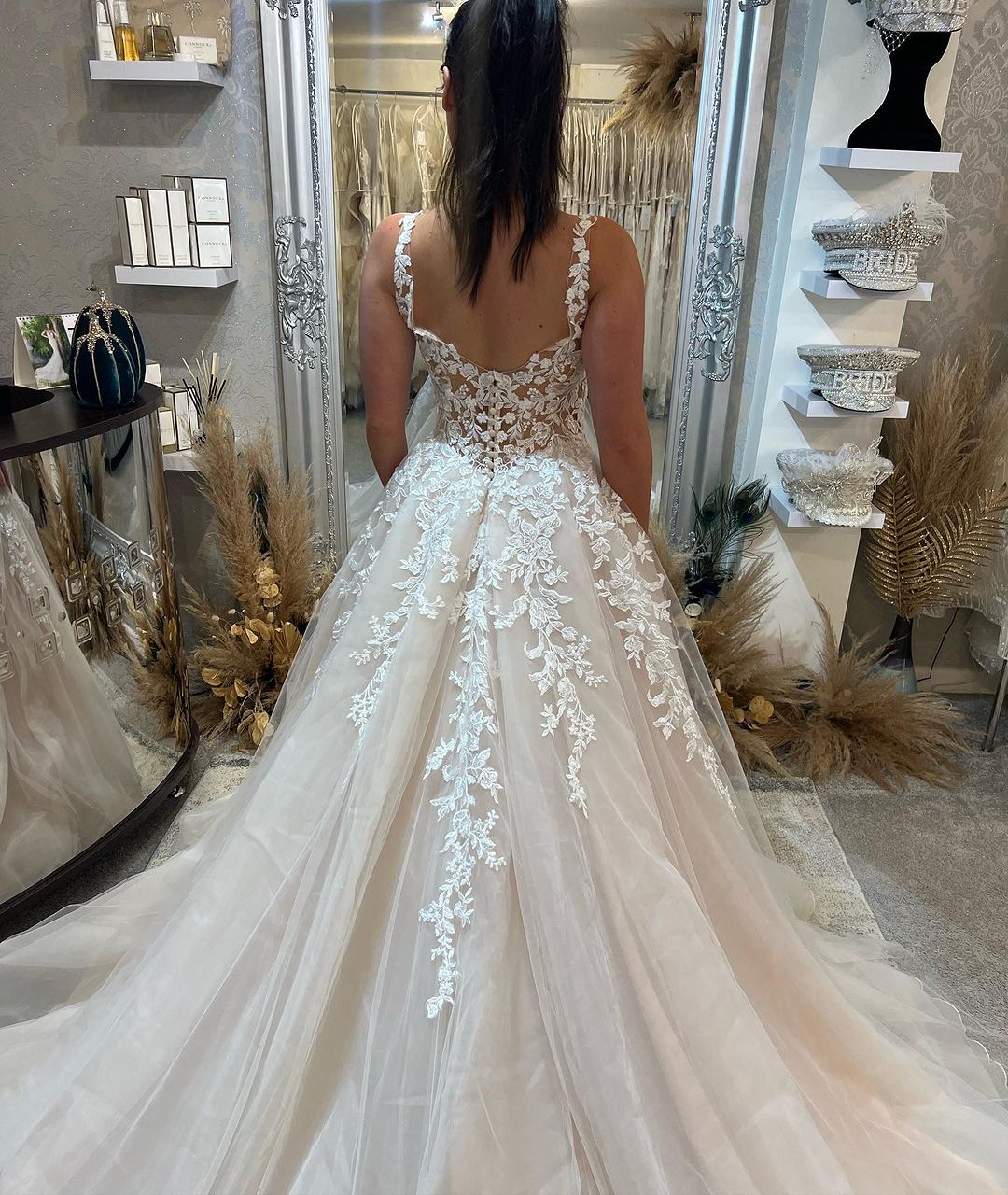 Fabulous Long A-line Sleeveless Lace Wedding Dress with Graceful Slit - Fashionpara
