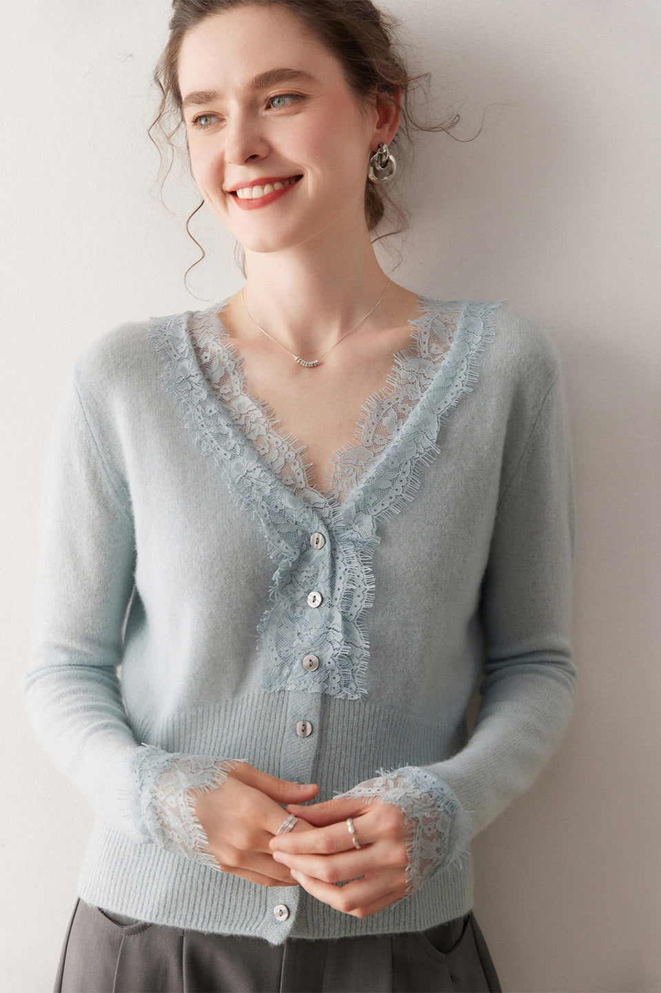 Luxe Cashmere V-Neck Cardigan with Elegant Lace Trim