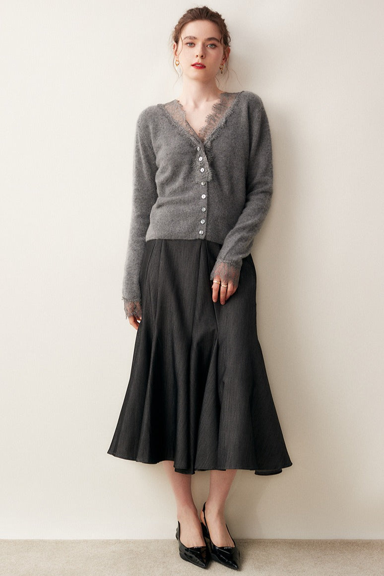 Luxe Cashmere V-Neck Cardigan with Elegant Lace Trim