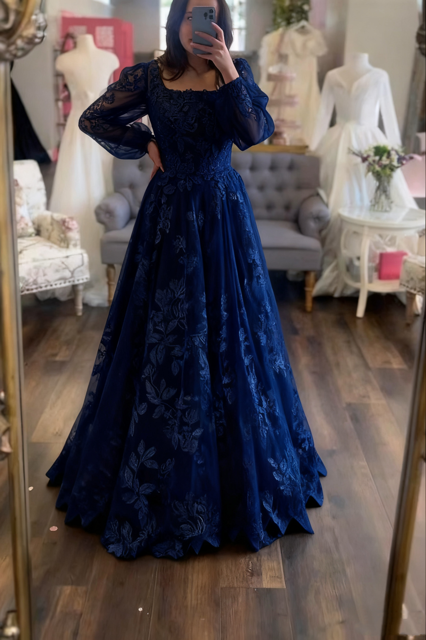 Modest Wedding Dress Long Sleeve Lace Applique Classic A-Line Wedding Dress