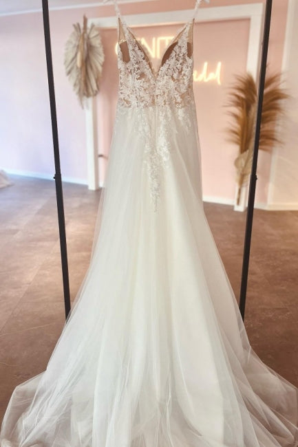 Glamorous Sweetheart V-Neck Sleeveless A-Line Wedding Dress with Lace Detailing - Fashionpara