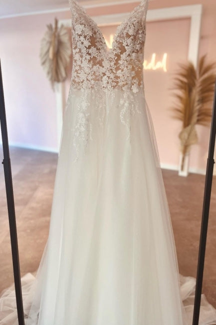 Glamorous Sweetheart V-Neck Sleeveless A-Line Wedding Dress with Lace Detailing - Fashionpara