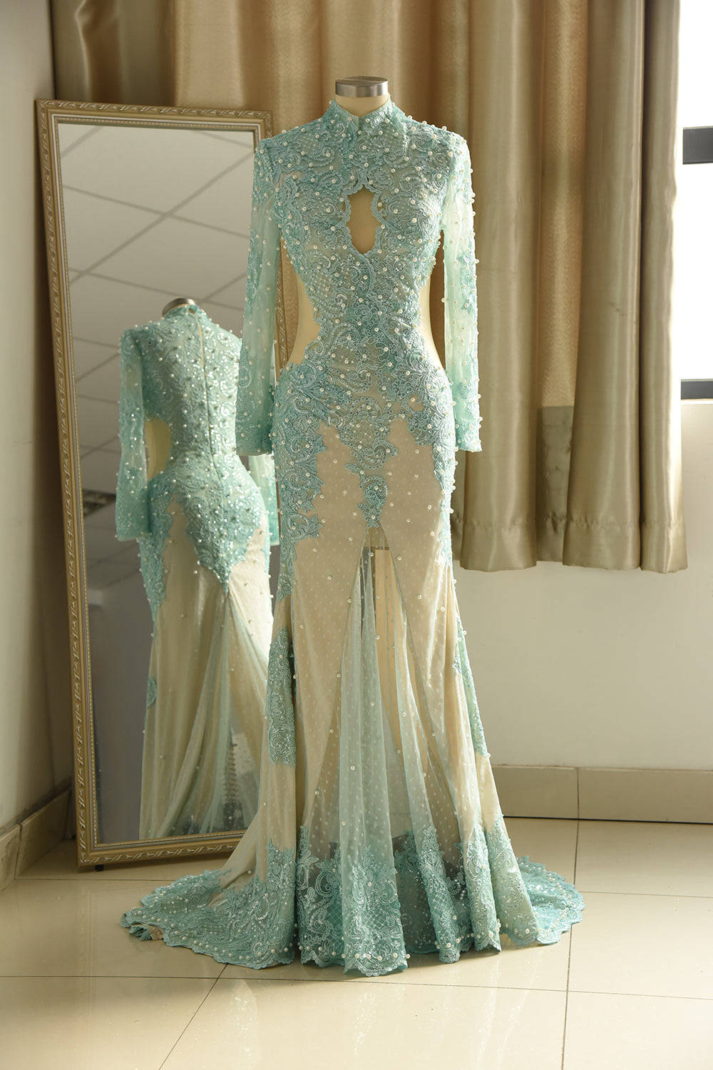 Gorgeou High-Neck Lace Appliques Prom Dresses Long Sleeves Front Slit Evening Gowns with Pearls - Fashionpara