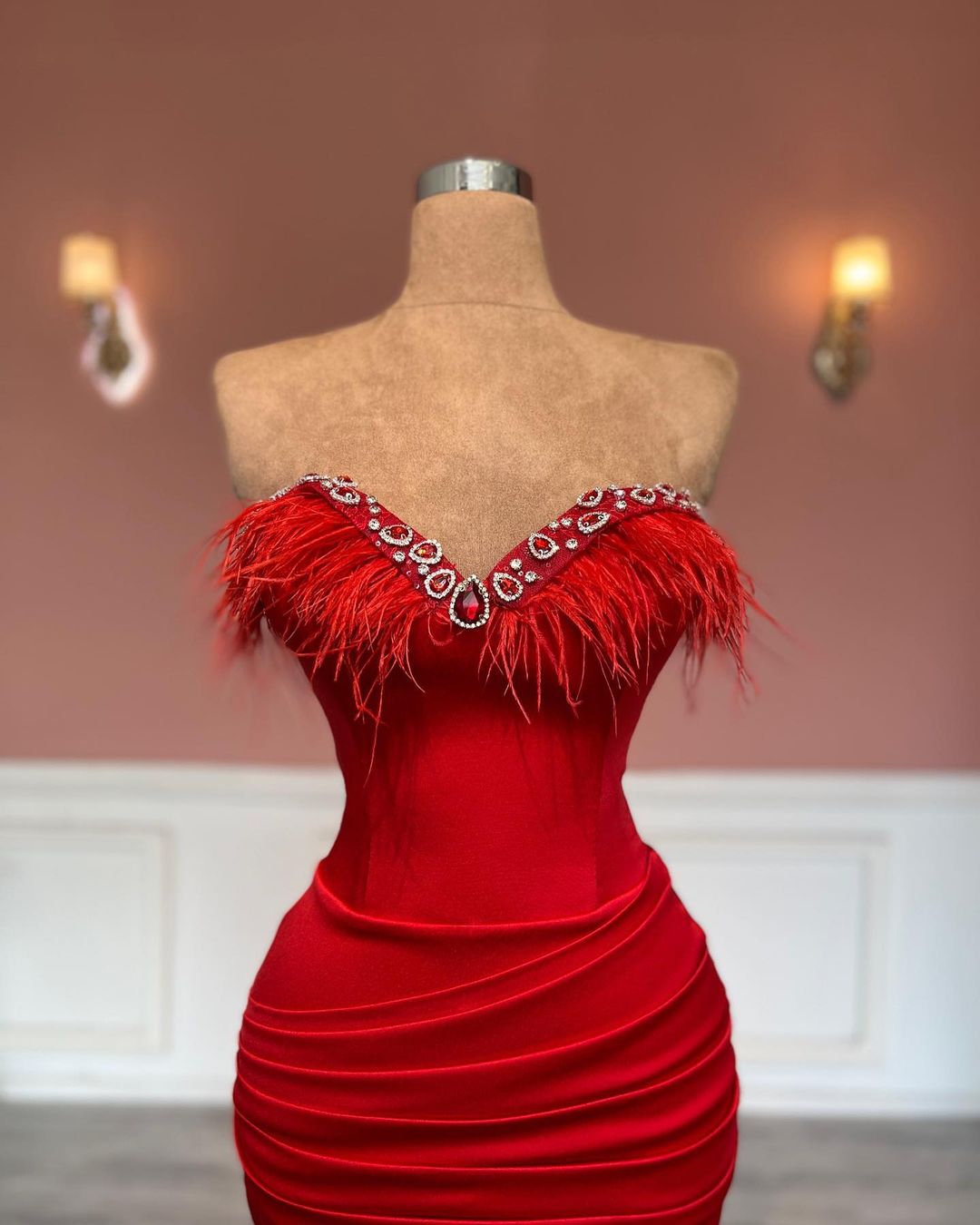 Gorgeous Red Column Floor-Length Sweetheart Jewels Prom Dress With Feathers - Fashionpara