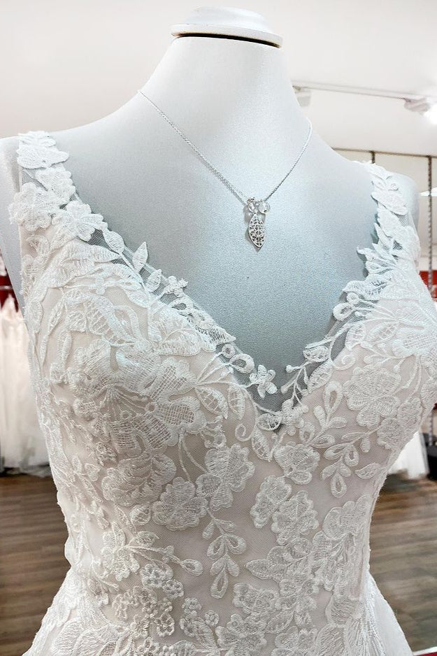 Graceful Ivory Tulle V Neck Lace Ruffles A-Line Wedding Dresses - Fashionpara