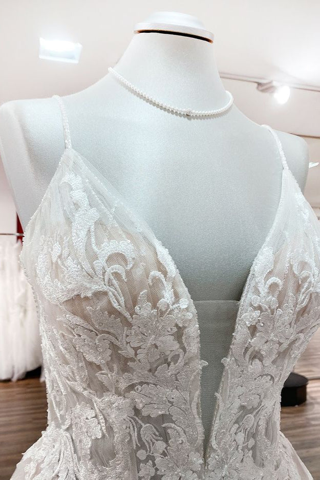 Graceful Spaghetti Straps Tulle V Neck Sequins Wedding Dresses With Lace Appliques - Fashionpara