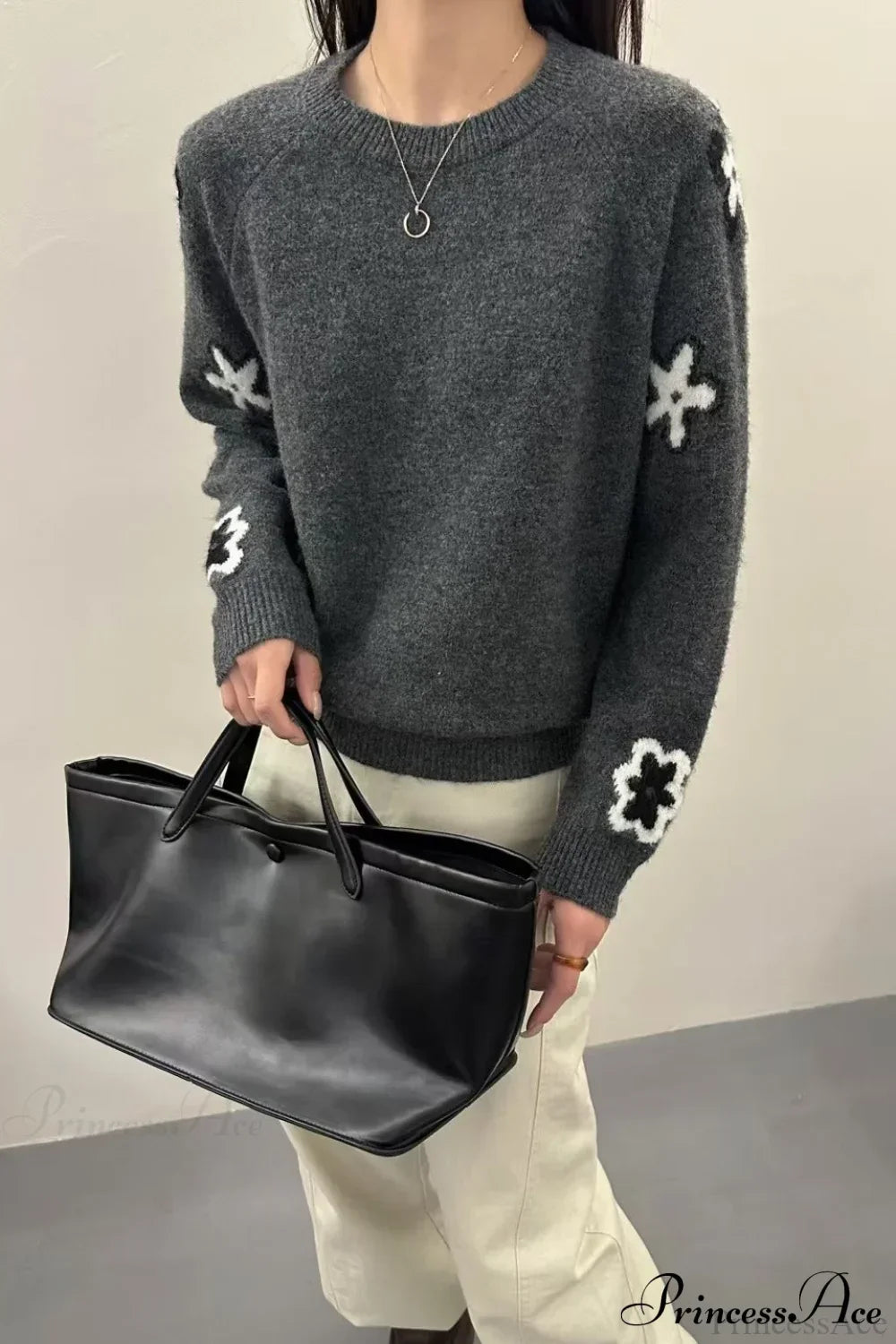 Gray Floral Pattern Slim-Fit Loose Pullover Sweater 3