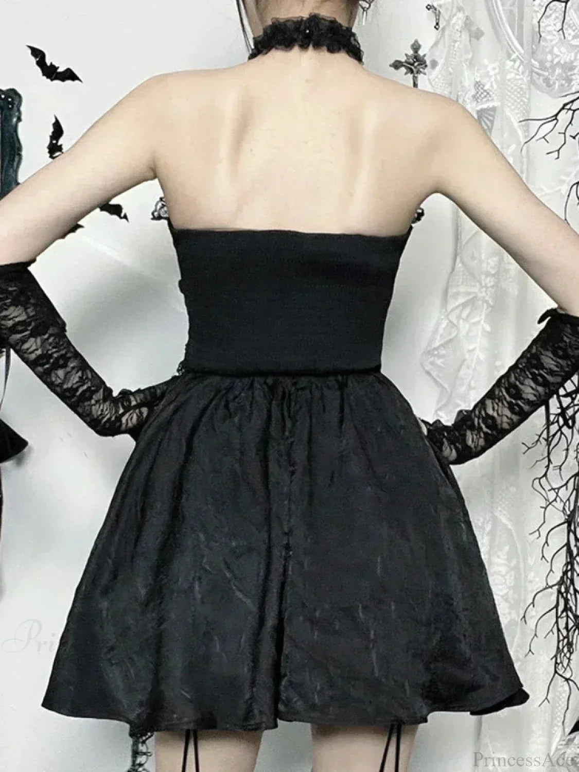 Lace Patchwork Halter Sleeveless Mini Dress in Black - View 3