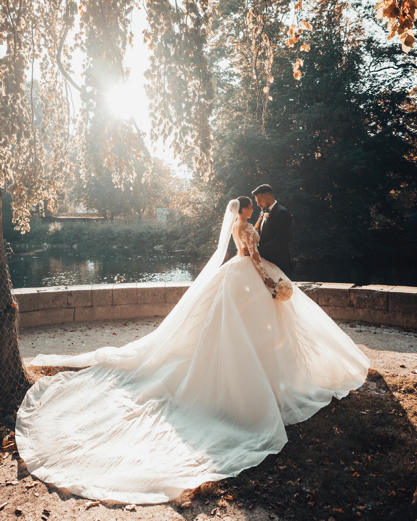 Long Sleeves Ball Gown Wedding Dress V-Neck Tulle With Lace Beads - Fashionpara