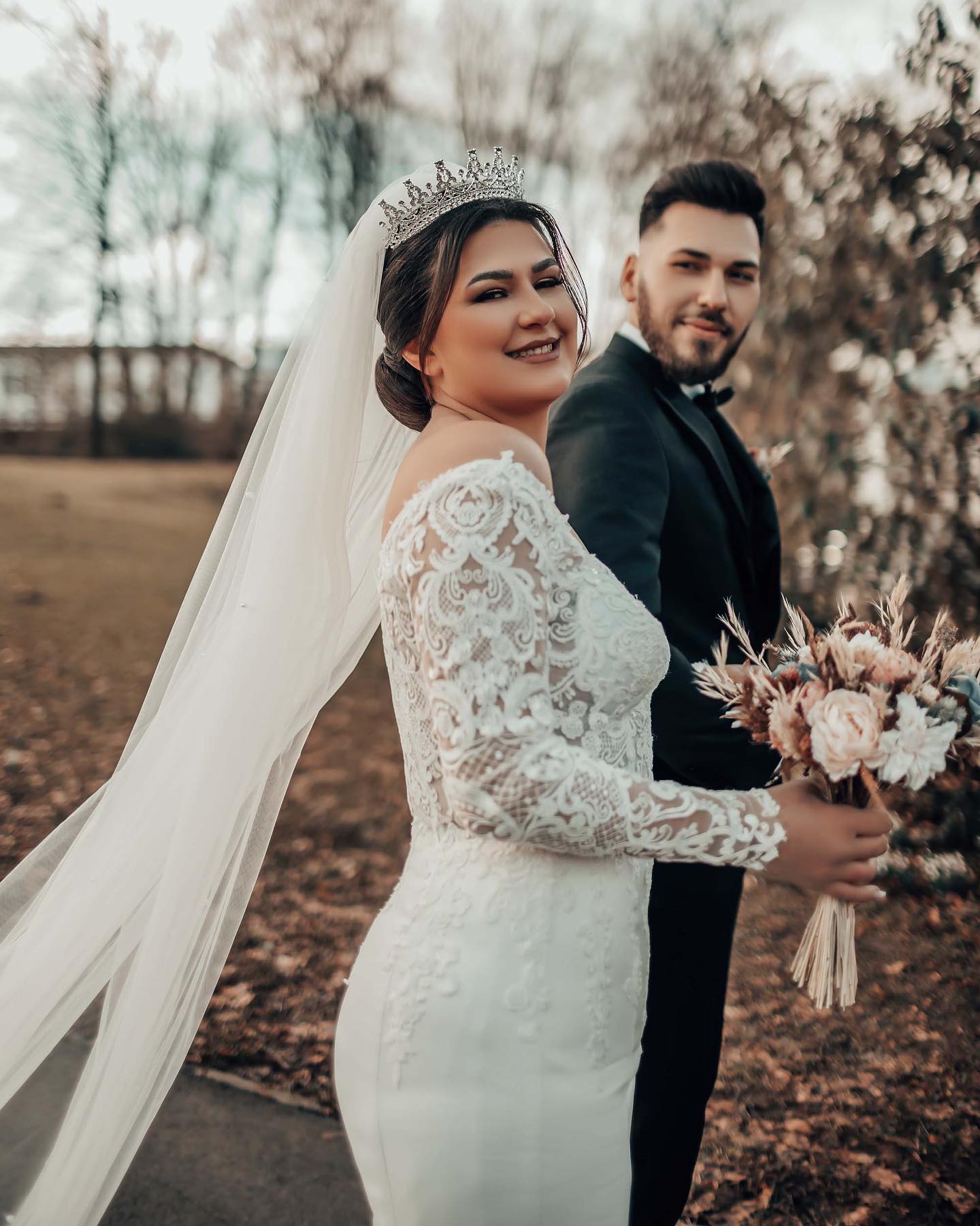 Long Sleeves Lace Wedding Dress Mermaid Off-the-Shoulder - Fashionpara