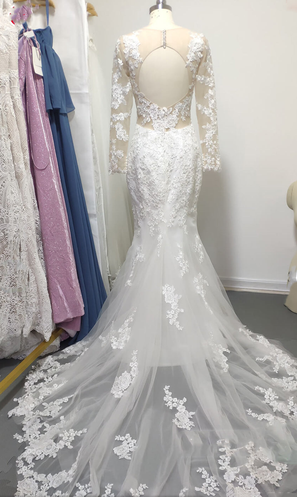 Long Sleeves Lace Wedding Dress Mermaid V-Neck - Fashionpara