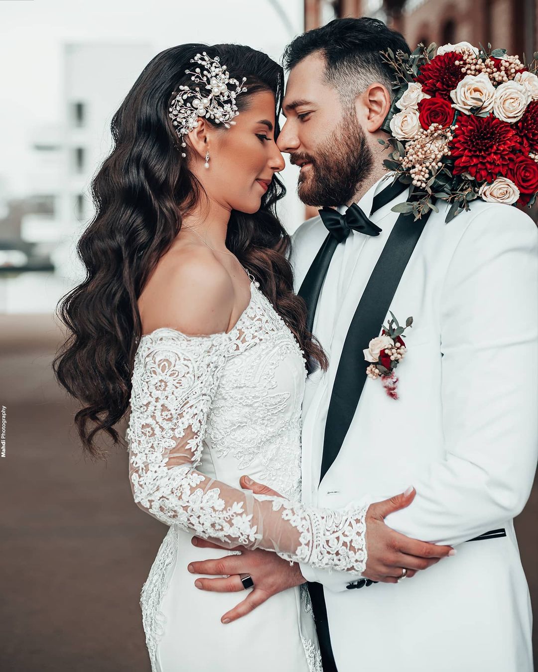 Long Sleeves Off-the-Shoulder Wedding Dress Mermaid With Appliques - Fashionpara