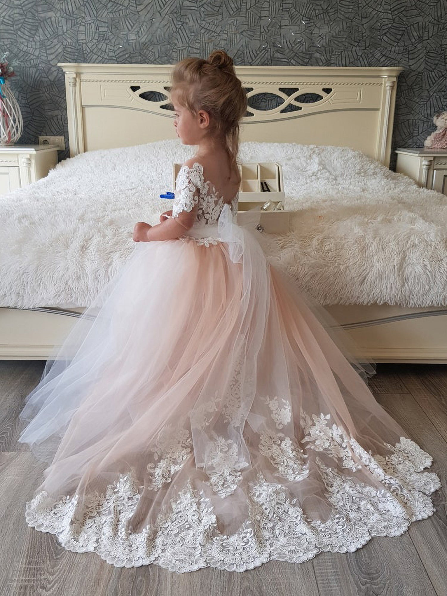 Lovely Tulle Lace Flower Girl Dress Wedding Party with Appliques - Fashionpara